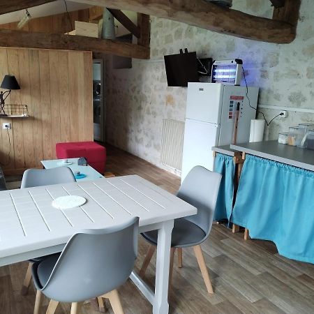 Chambre 2 A 4 Pers Gite Du Gardoir Boresse-et-Martron Exterior photo